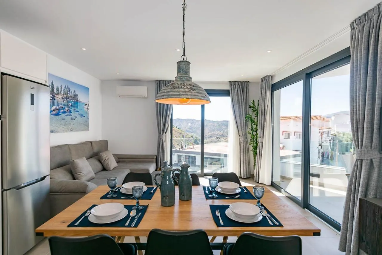 Spacious Apartment In Competa